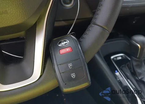 2024 Toyota Corolla Xse z USA, uszkodzony, nr VIN JTNC4MBE7R3214668